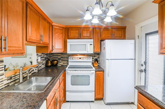 4441 NW 16th Street J301, Lauderhill, FL 33313