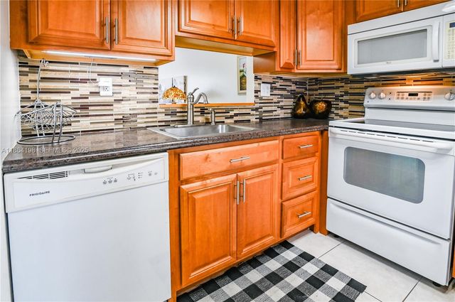 4441 NW 16th Street J301, Lauderhill, FL 33313
