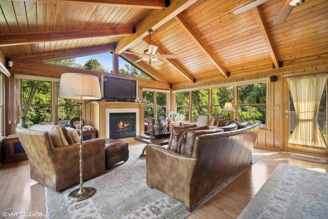 170 N Rainbow Road, North Barrington, IL 60010