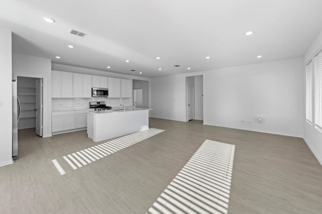 13212 Eastland DR, Mustang Ridge, TX 78610