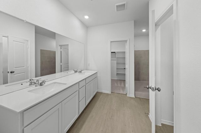 13212 Eastland DR, Mustang Ridge, TX 78610