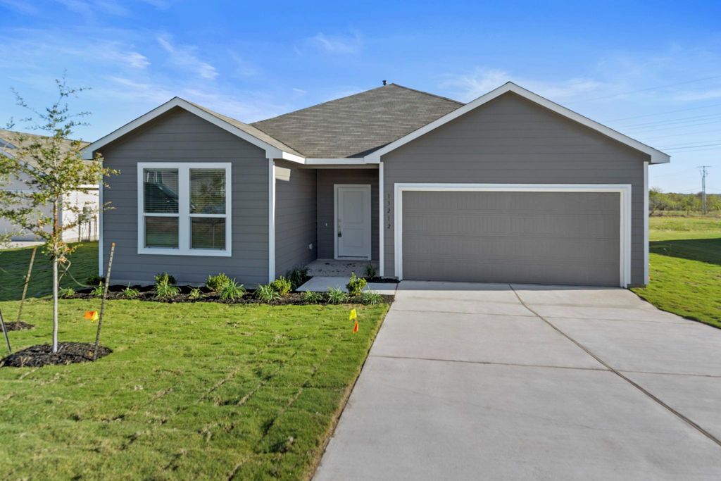 13212 Eastland DR, Mustang Ridge, TX 78610