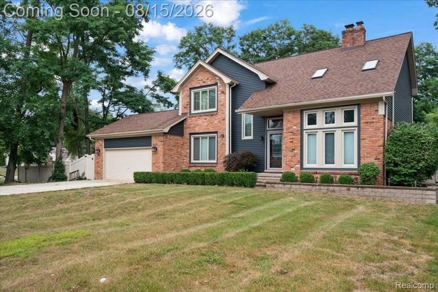 48952 Forest Drive, Shelby Charter Township, MI 48317