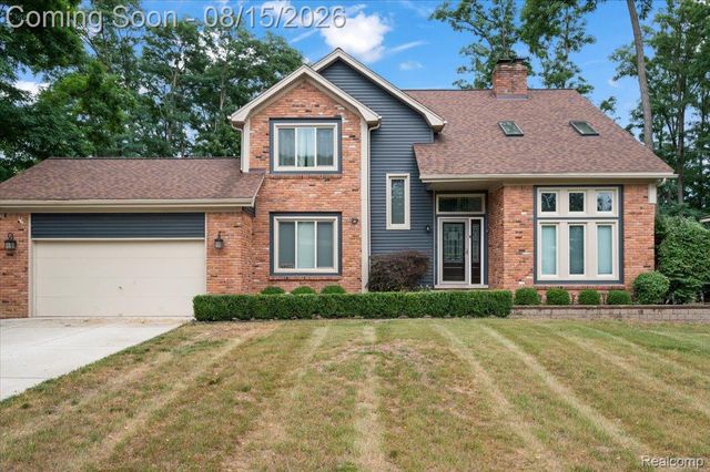 48952 Forest Drive, Shelby Charter Township, MI 48317