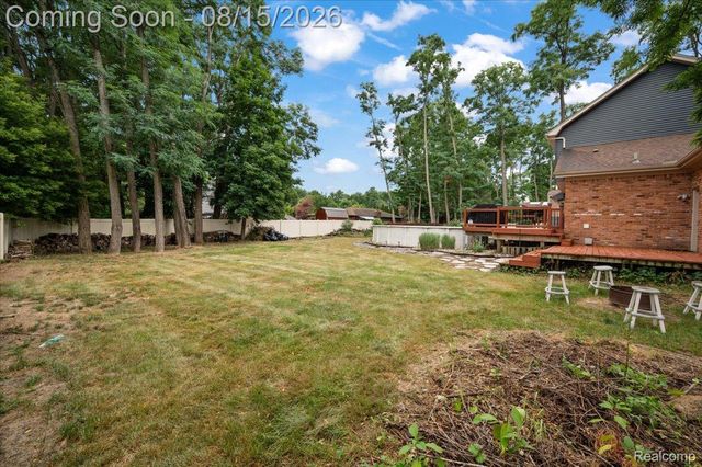 48952 Forest Drive, Shelby Charter Township, MI 48317