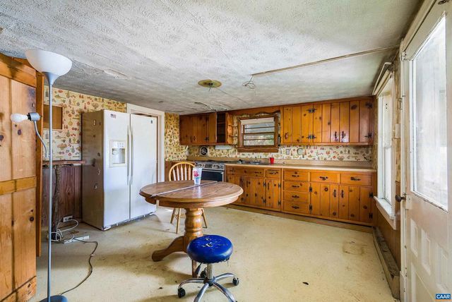 613 6TH ST, Shenandoah, VA 22849