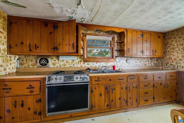 613 6TH ST, Shenandoah, VA 22849