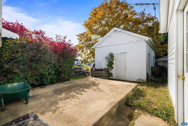 613 6TH ST, Shenandoah, VA 22849