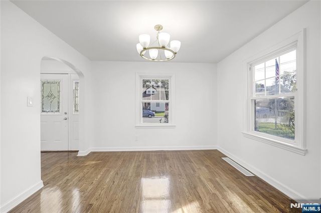 221 Paterson Avenue, Midland Park, NJ 07432