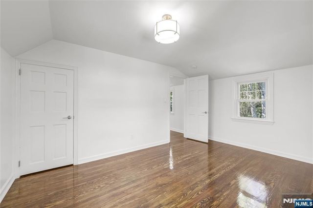 221 Paterson Avenue, Midland Park, NJ 07432