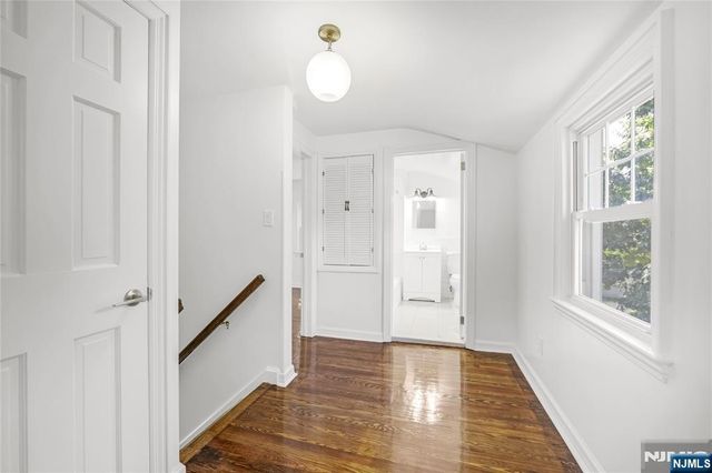 221 Paterson Avenue, Midland Park, NJ 07432