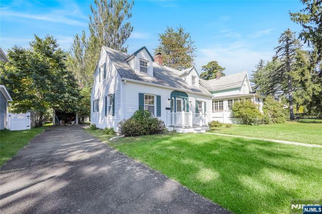 221 Paterson Avenue, Midland Park, NJ 07432