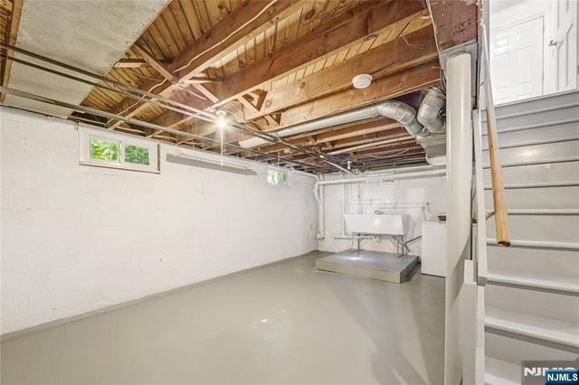 221 Paterson Avenue, Midland Park, NJ 07432