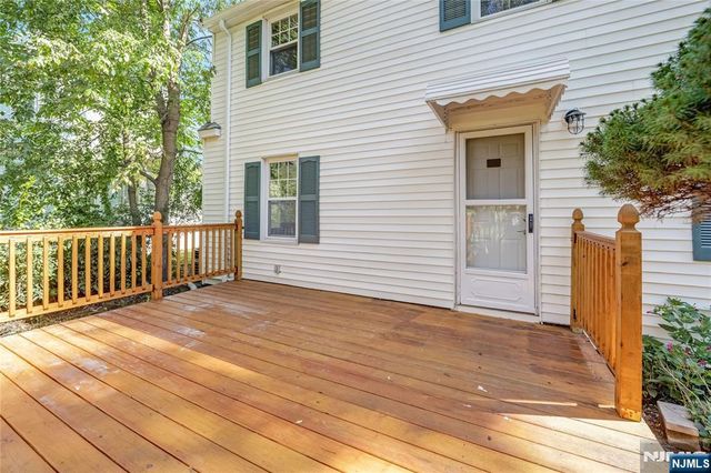221 Paterson Avenue, Midland Park, NJ 07432
