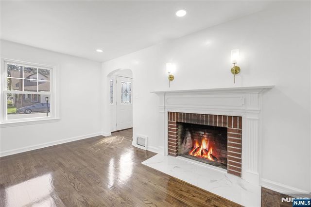 221 Paterson Avenue, Midland Park, NJ 07432