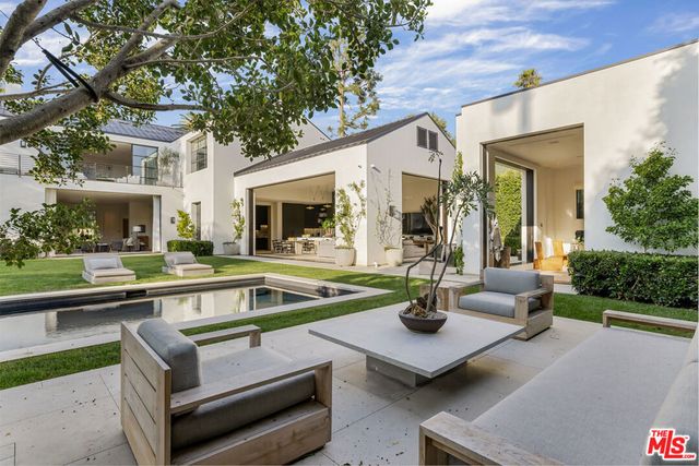 12846 Highwood Street, Los Angeles, CA 90049