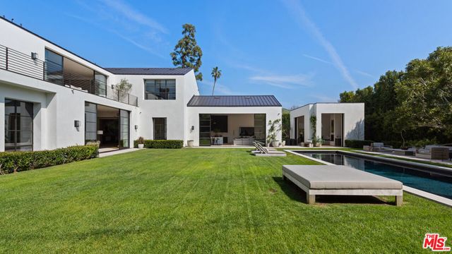 12846 Highwood Street, Los Angeles, CA 90049