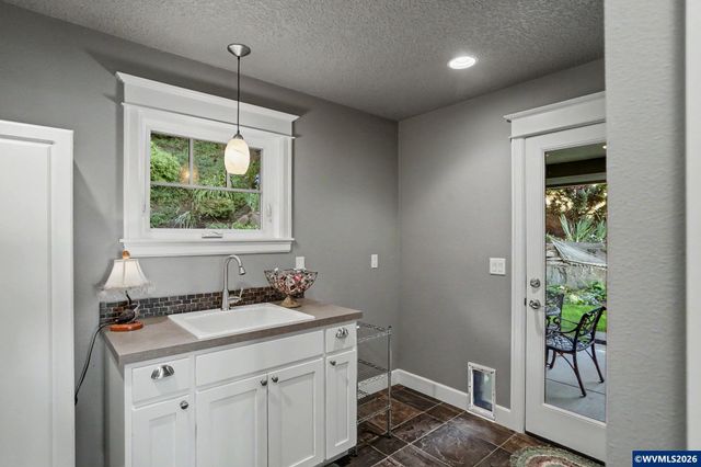 3228 Sunridge Dr S, Salem, OR 97302