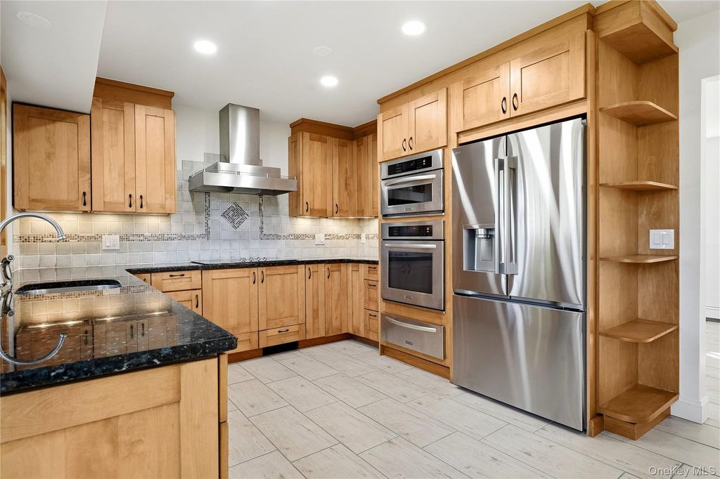 23 Dave Lane, South Setauket, NY 11720 — photo 3