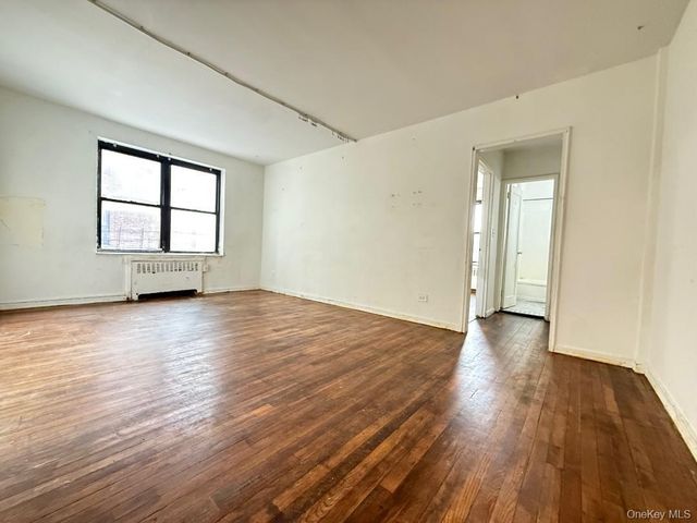 44-10 Macnish 1G, Elmhurst, NY 11373