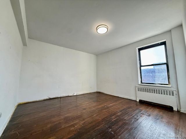 44-10 Macnish 1G, Elmhurst, NY 11373