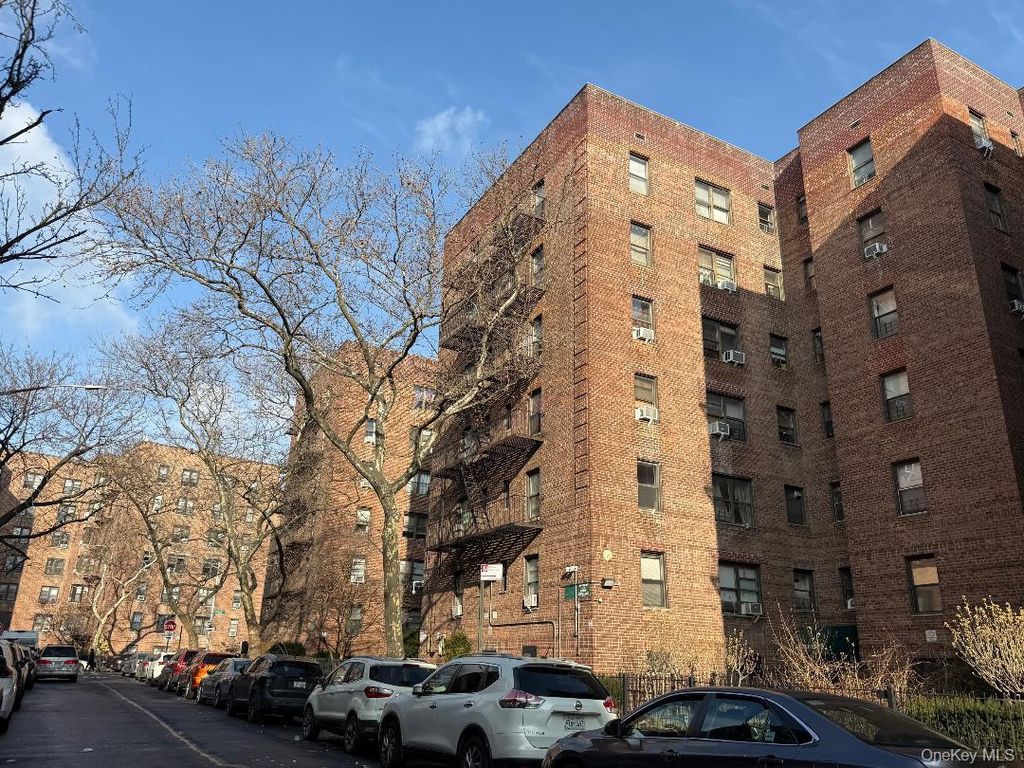 44-10 Macnish 1G, Elmhurst, NY 11373