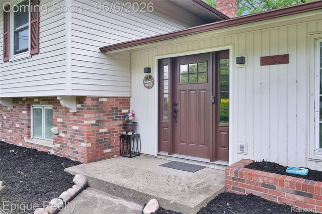 38243 Jonathan Street, Clinton Charter Township, MI 48036