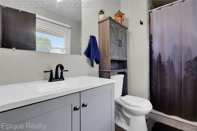 38243 Jonathan Street, Clinton Charter Township, MI 48036