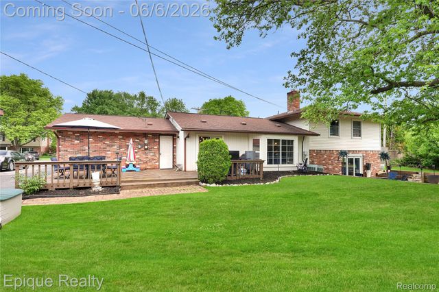 38243 Jonathan Street, Clinton Charter Township, MI 48036