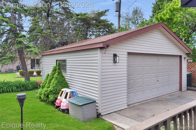 38243 Jonathan Street, Clinton Charter Township, MI 48036
