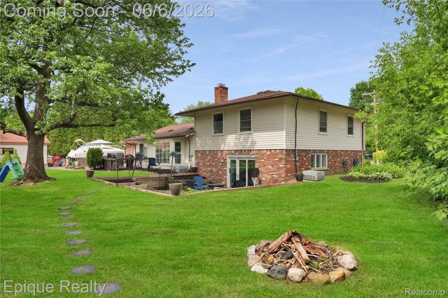 38243 Jonathan Street, Clinton Charter Township, MI 48036