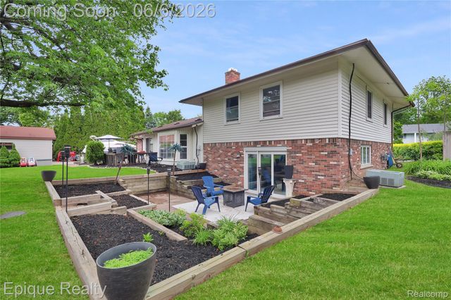 38243 Jonathan Street, Clinton Charter Township, MI 48036