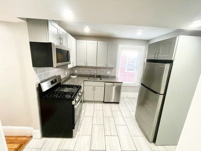 1 Ropes St. 4, Salem, MA 01970