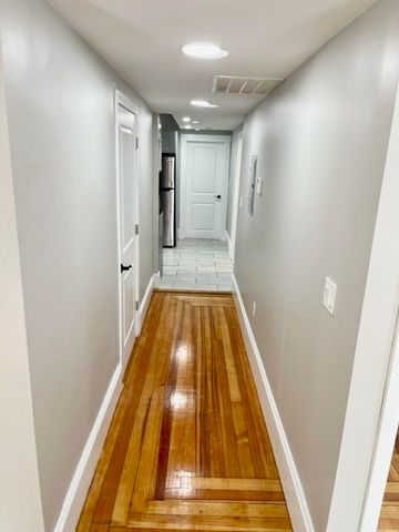 1 Ropes St. 4, Salem, MA 01970