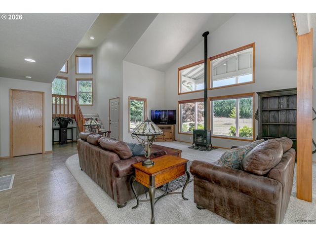 18949 Se TICKLE CREEK Rd, Boring, OR 97009