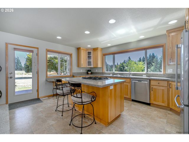 18949 Se TICKLE CREEK Rd, Boring, OR 97009