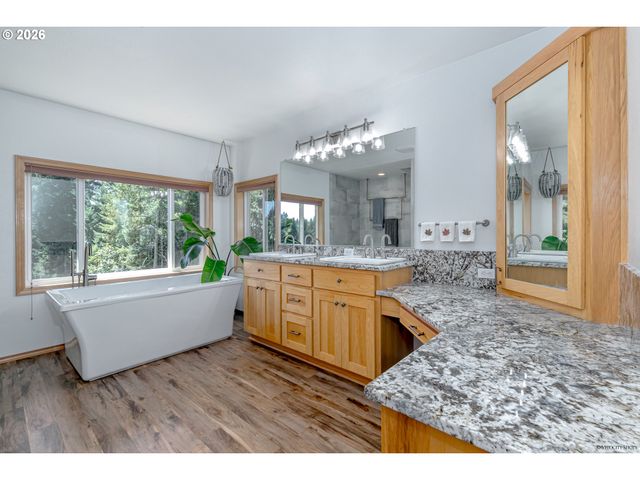 18949 Se TICKLE CREEK Rd, Boring, OR 97009