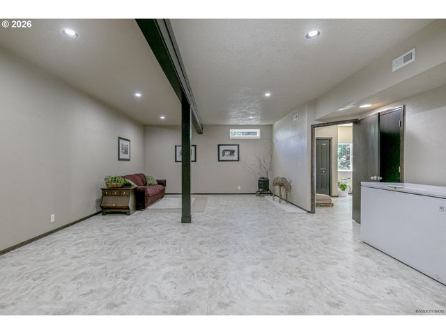 18949 Se TICKLE CREEK Rd, Boring, OR 97009