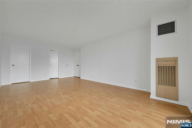 1077 River Road 1009, Edgewater, NJ 07020