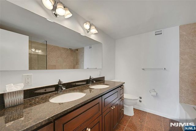 1077 River Road 1009, Edgewater, NJ 07020