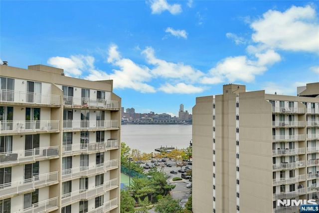 1077 River Road 1009, Edgewater, NJ 07020