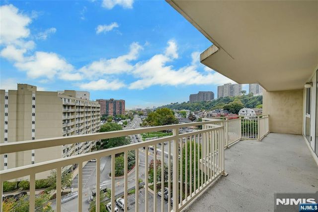 1077 River Road 1009, Edgewater, NJ 07020