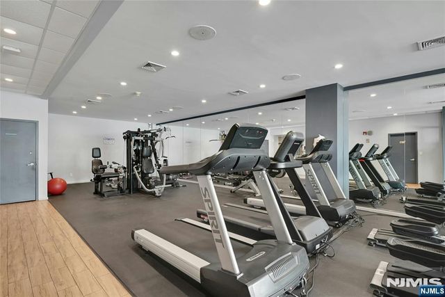 1077 River Road 1009, Edgewater, NJ 07020