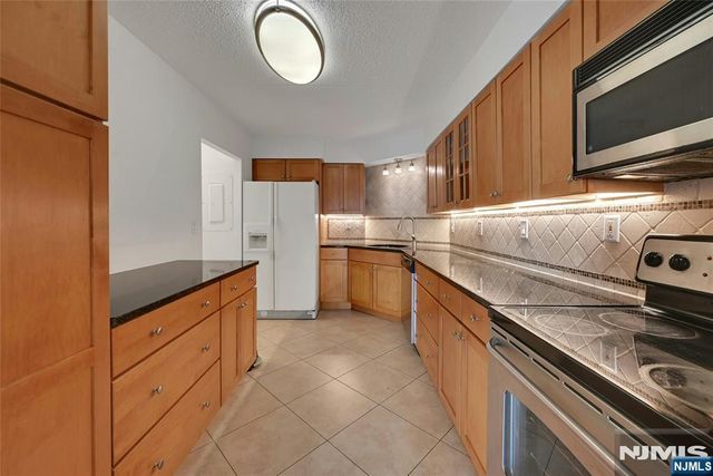 1077 River Road 1009, Edgewater, NJ 07020