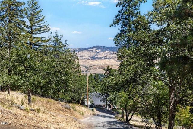 279 Alta Street, Ashland, OR 97520