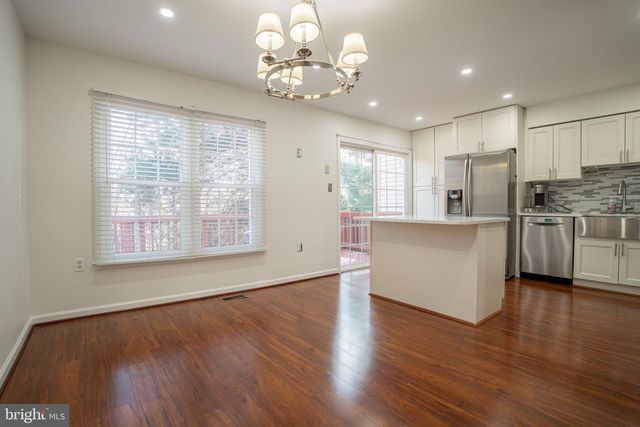 13341 FOXHOLE DR, Fairfax, VA 22033