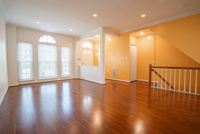 13341 FOXHOLE DR, Fairfax, VA 22033