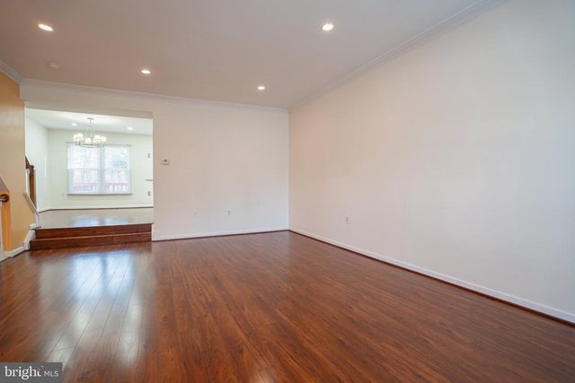 13341 FOXHOLE DR, Fairfax, VA 22033