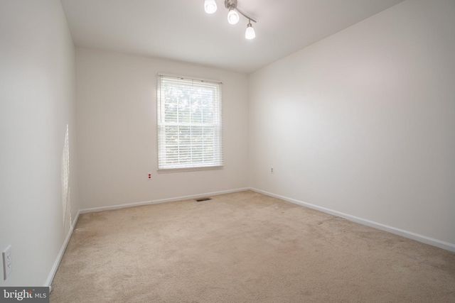 13341 FOXHOLE DR, Fairfax, VA 22033