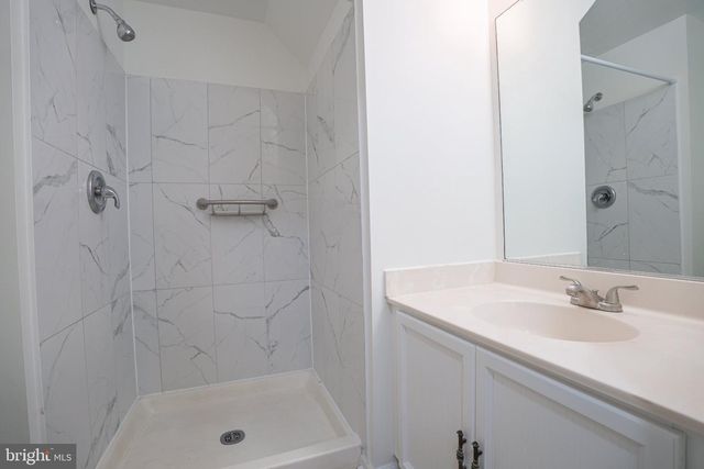 13341 FOXHOLE DR, Fairfax, VA 22033
